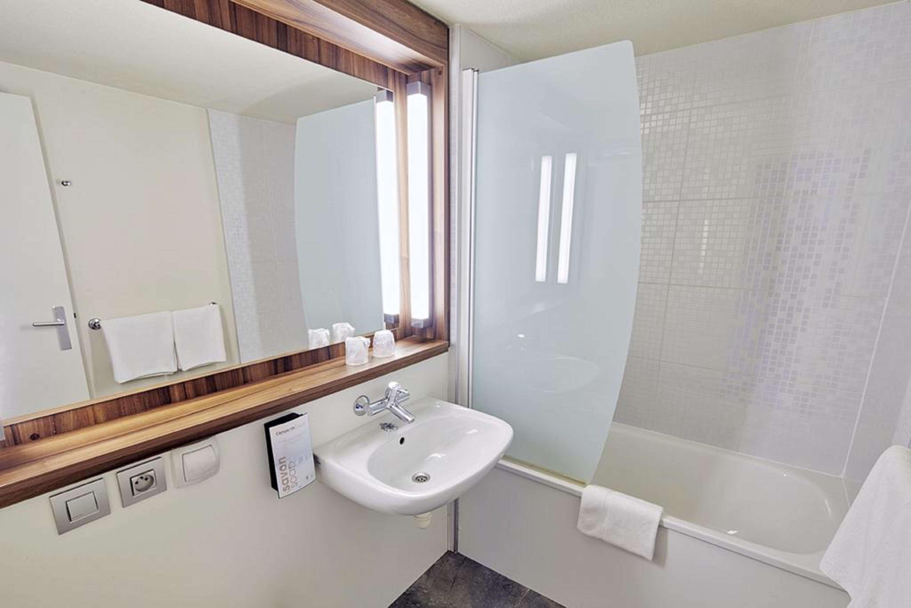 Campanile Lille - Lomme Hotel Екстериор снимка
